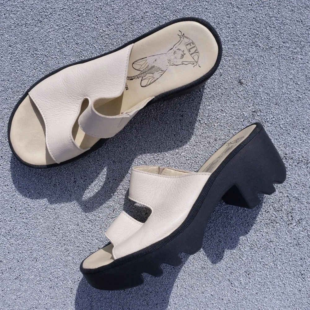 Modern‎ Fly London ivory leather platform tech sandals